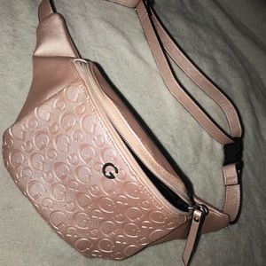 guess fannypack